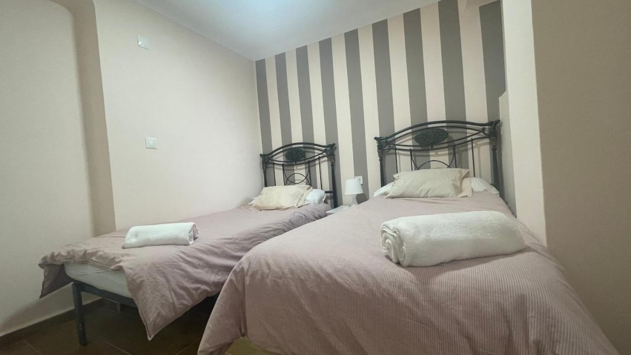 Apartamento Santa Ana Apartment เบนัลมาเดนา ภายนอก รูปภาพ